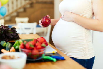 Co nejíst v těhotenství aneb nevhodné potraviny